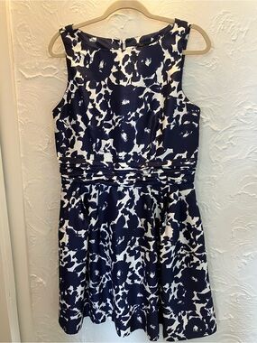 Just...Taylor Navy and White Floral Sleeveless Midi Dress